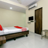 Отель OYO 23656 Parimeet Hotel, фото 4