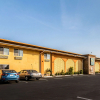 Отель Quality Inn & Suites near Downtown Bakersfield, фото 1
