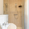 Отель Room in Guest Room - Apple House Wembley -double Ensuite, фото 12