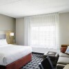 Отель TownePlace Suites by Marriott Janesville, фото 25