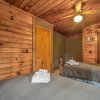 Отель Bear Hug Lodge - Charming Cabin in Coosawattee River Resort - Pet Friendly, фото 20
