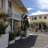Отель Sun N Fun Beachfront Vacation Rentals, фото 13