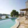 Отель Villa Bonaca with private pool just few steps from the sea, фото 22