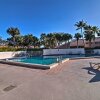 Отель Relaxing Palm Beach Getaway w/ Pool Access, фото 4