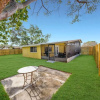 Отель Yellow House in Davie, фото 9