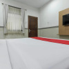 Отель RedDoorz Plus @ Tuparev Cirebon, фото 17