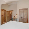 Отель Bright + Scenic 2br - 7ppl Steps To Ski Lifts + Main Street 2 Bedroom Condo by RedAwning, фото 13