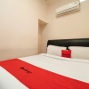 Отель Reddoorz Fella Homestay Medan, фото 17