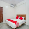 Отель Varcity Comforts by OYO Rooms, фото 17