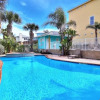 Отель Her Happy Place - 3 Br Townhouse, фото 18