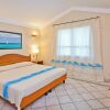 Отель Fantastico Baia de Bahas Residence Sea View 2 Bedroom Sleeps 6, фото 8