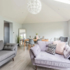 Отель Stylish Family Home by Twickenham Stadium, фото 4