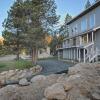 Отель Squaw Cottage by Tahoe Vacation Rentals в Олимпик-Валлее
