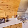 Отель Cozy Keystone Cabin: Hot Tub, 3 Mi to Mt Rushmore!, фото 9