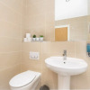 Отель Skyvillion 2bed Enfield Flat W Balcony - Parking, фото 9