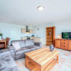 Отель Neat Apartment in Uitgeest With a Dishwasher, фото 2