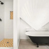 Отель Zen Oro - 2BD 2BR With Hot Tub, фото 19