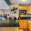 Отель @ Marbella Lane Mountain View Studio, steps from Wakiki Beach, фото 10