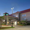 Отель La Quinta Inn & Suites by Wyndham Mercedes Outlet Mall, фото 24