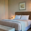 Отель Beachfront Suites, фото 2