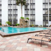 Отель Doubletree by Hilton Fort Myers at Bell Tower Shops, фото 16
