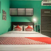 Отель OYO 1491 Sandang Residence Near RS Patria IKKT, фото 14