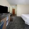 Отель Hampton Inn & Suites Clinton - I-26, фото 19