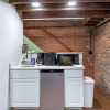 Отель Private Loft Carriage House Walk Score 95, фото 15
