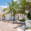 Отель Luxury Villas in Cocotal for Large Group, фото 1