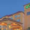Отель La Quinta Inn & Suites by Wyndham Columbus TX, фото 44