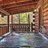 Отель Smoky Mountain Log Cabin: 7 Mi to Gatlinburg!, фото 9