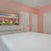 Отель Vibrant 12-bed 10-suite Oasis Colorful Spacious, фото 27