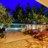 Отель Cozy Holiday Home in Zadar with Swimming Pool, фото 1