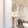 Отель The Eltham Classic - Stunning 1bdr Flat With Garden, фото 9