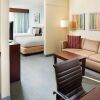 Отель SpringHill Suites Manchester-Boston Regional Airport в Манчестере