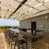 Отель Studio Close to 5th Av, With Amazing Roof Pool View, Gym, Spa and More!, фото 30