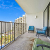 Отель Edgewater Resort by Book That Condo, фото 40