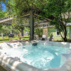Отель Gorgeous Home 2 Blks to Main St With Pool and Spa!, фото 26