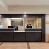 Отель Candlewood Suites Lenexa - Overland Park Area, фото 2