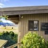 Отель Delatite Apartments - Timbertop and Fir, фото 1
