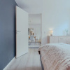 Отель Lovely Apartment | 10 Min Walk From City Centre, фото 3
