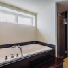 Отель Daisy 2 Bedroom Suite, фото 9