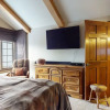 Отель Sierra Megeve 7 Deluxe Remodeled Condo, Just A Short Walk To Canyon Lodge by RedAwning, фото 5