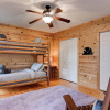 Отель Candyland Cabin - 3 Br cabin, фото 14