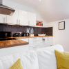 Отель Charming, Well-Equipped Apt - 5 Minutes From Beach, фото 4