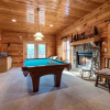 Отель Mountain Paws Retreat 5 Bedroom Home with Hot Tub, фото 15