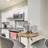 Отель Bright Springfield Apartment w/ 2 Balconies!, фото 9