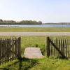 Отель Detached Villa With Views Over Lake Veere, фото 6