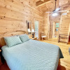 Отель Willow Creek 2 Bedroom Cabin by Redawning, фото 21