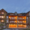 Отель Panorama Lodge North: Luxury Log Home with Hot Tub, Elevator, Views (5BR), фото 1